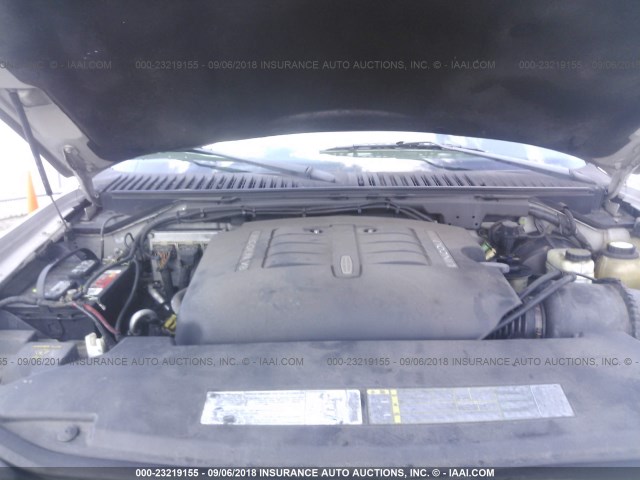 5LMFU27R83LJ12913 - 2003 LINCOLN NAVIGATOR Silber Foto 10