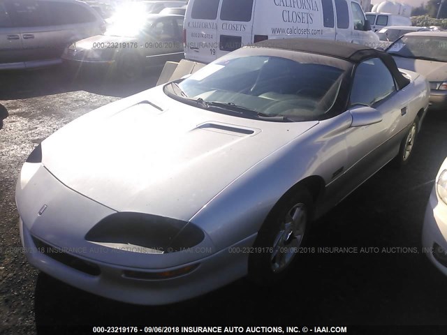 2G1FP32P1T2145433 - 1996 CHEVROLET CAMARO Z28 SILVER photo 2