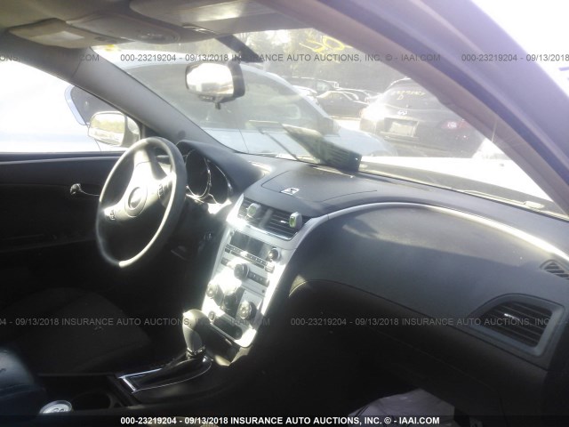 1G1ZH57B28F181821 - 2008 CHEVROLET MALIBU 1LT 银色 照片 5