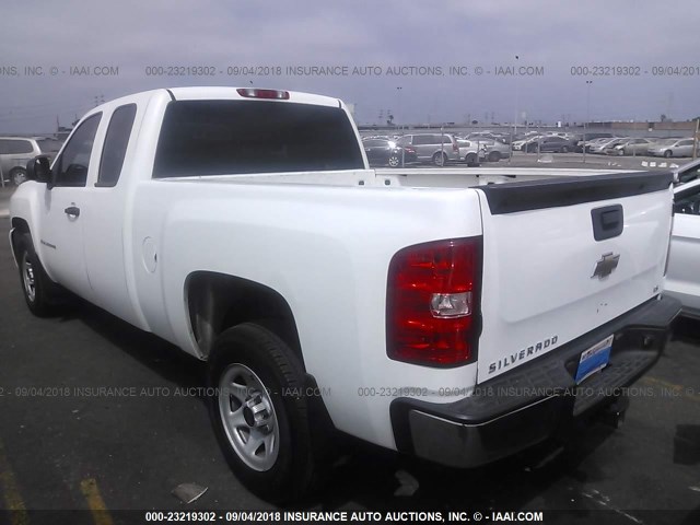 1GCEC19C97Z520185 - 2007 CHEVROLET SILVERADO C1500 WHITE photo 3