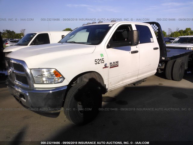 3C7WRSCLXFG645215 - 2015 RAM 3500 WHITE photo 2