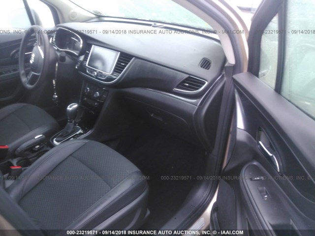 KL4CJASB4JB640680 - 2018 BUICK ENCORE PREFERRED Қоңыр фото 5