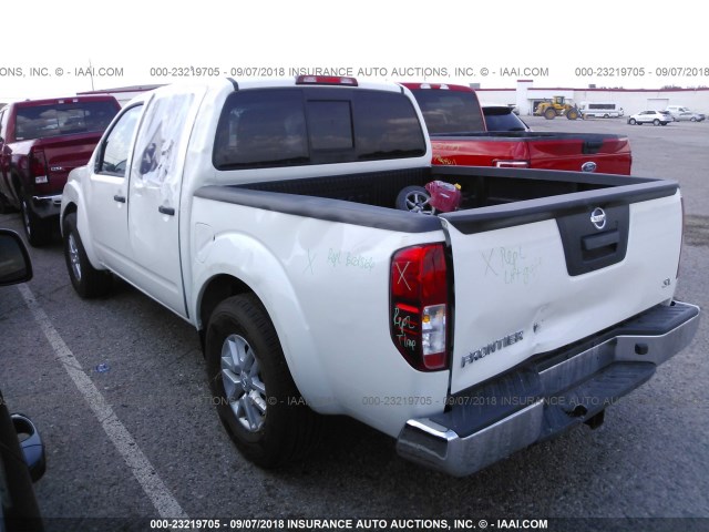 1N6AD0ER9JN764155 - 2018 NISSAN FRONTIER S/SV/SL/PRO-4X WHITE photo 3