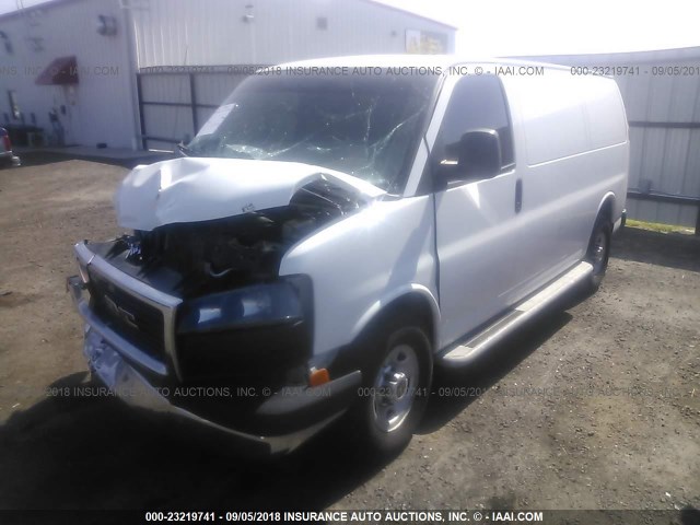 1GTW7FCA0E1913341 - 2014 GMC G2500 G2500 WHITE photo 2