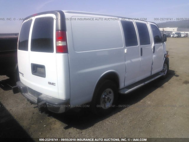 1GTW7FCA0E1913341 - 2014 GMC G2500 G2500 WHITE photo 4