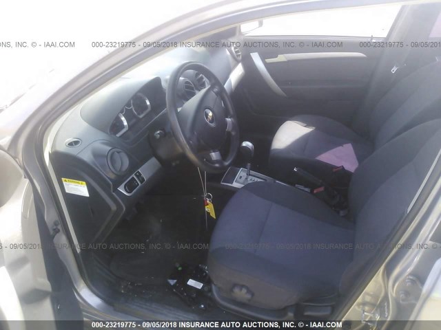 KL1TD5DE5AB105098 - 2010 CHEVROLET AVEO LS/LT GRAY photo 5