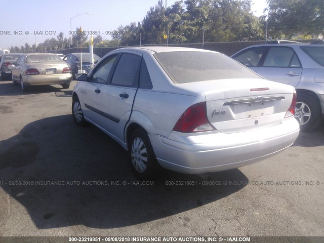 1FAFP33P12W213819 - 2002 FORD FOCUS LX SILVER photo 3