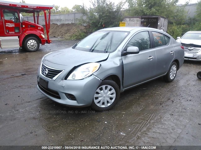 3N1CN7AP5CL925807 - 2012 NISSAN VERSA S/SV/SL GRAY photo 2