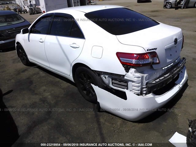 4T4BF3EK3BR110685 - 2011 TOYOTA CAMRY SE/LE/XLE თეთრი ფოტო 3