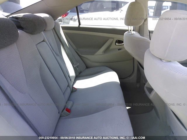 4T4BF3EK3BR110685 - 2011 TOYOTA CAMRY SE/LE/XLE თეთრი ფოტო 8