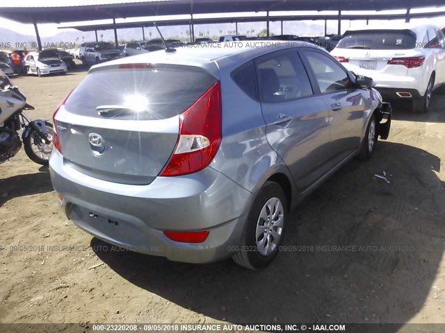 KMHCT5AE4HU354082 - 2017 HYUNDAI ACCENT SE SILVER photo 4