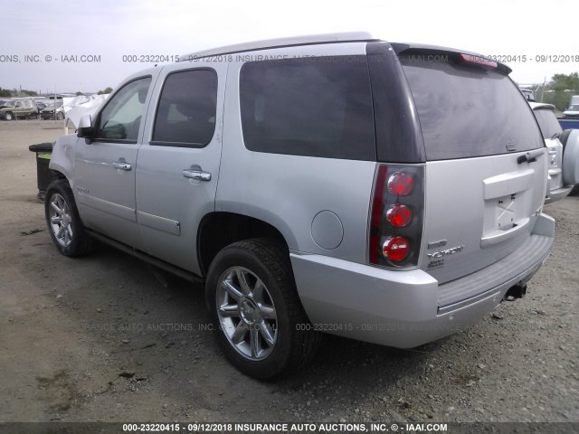 1GKS2EEF2CR149303 - 2012 GMC YUKON DENALI SILVER photo 3