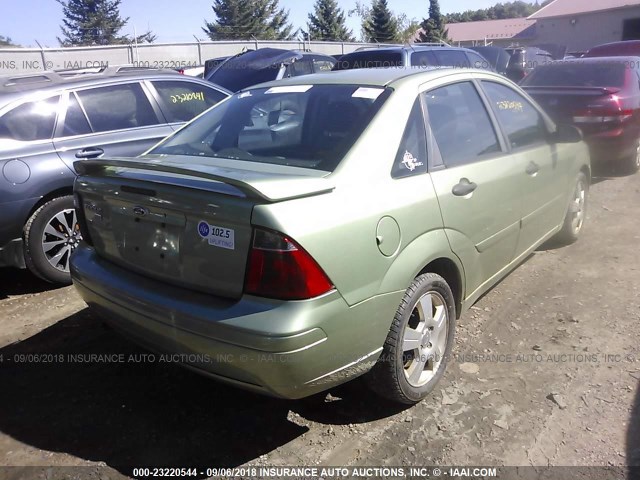 1FAHP34N97W268838 - 2007 FORD FOCUS ZX4/S/SE/SES 绿色 照片 4
