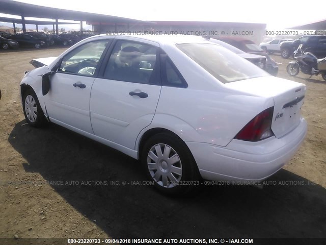 1FAFP34364W172571 - 2004 FORD FOCUS SE COMFORT/SE SPORT WHITE photo 3