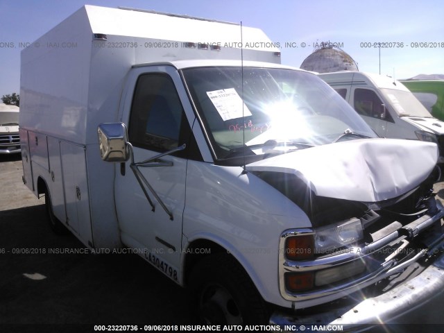 1GBJG31R311175566 - 2001 CHEVROLET EXPRESS CUTAWAY G3500 WHITE photo 1