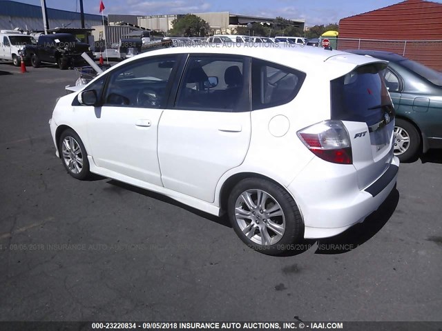 JHMGE8H56BC001023 - 2011 HONDA FIT SPORT WHITE photo 3