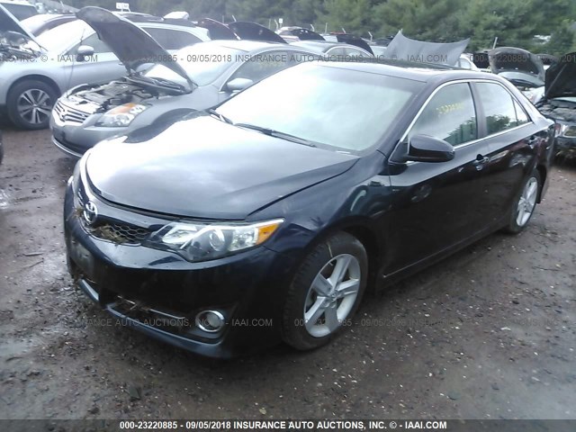 4T1BF1FK9CU149036 - 2012 TOYOTA CAMRY SE/LE/XLE შავი ფოტო 2