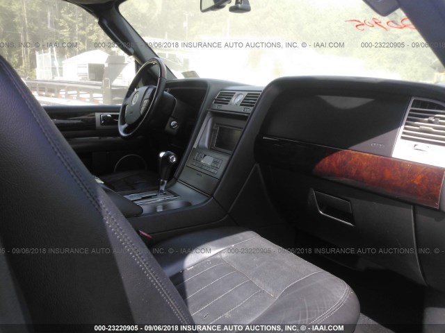 5LMFU28506LJ18415 - 2006 LINCOLN NAVIGATOR BLACK photo 5