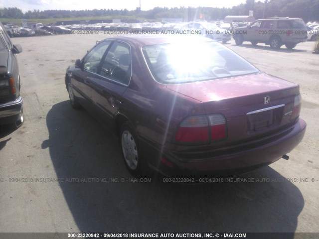 1HGCD5639VA090753 - 1997 HONDA ACCORD LX/EX RED photo 3