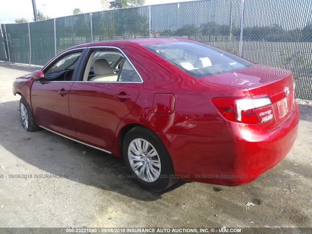 4T1BF1FK8EU795364 - 2014 TOYOTA CAMRY L/SE/LE/XLE Qırmızı foto 3