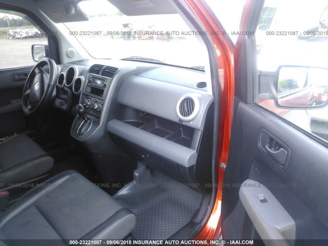 5J6YH18354L011235 - 2004 HONDA ELEMENT LX ORANGE photo 5