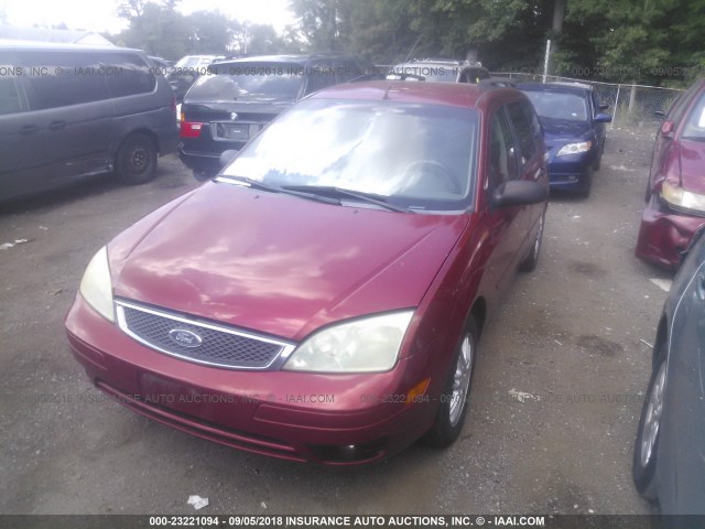 1FAHP36N45W157057 - 2005 FORD FOCUS ZXW RED photo 2