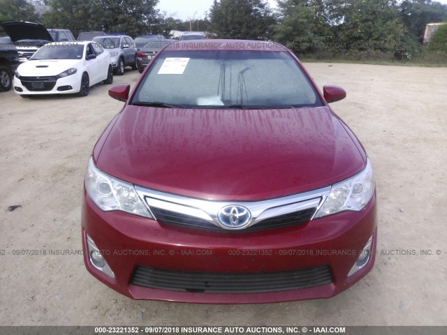 4T1BD1FKXCU030630 - 2012 TOYOTA CAMRY HYBRID/LE/XLE RED photo 6