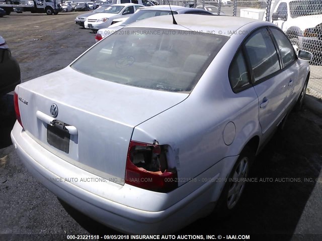 WVWMA63B0XE368237 - 1999 VOLKSWAGEN PASSAT GLS SILVER photo 4