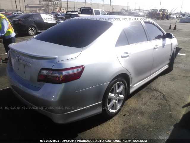 4T1BK46K97U011628 - 2007 TOYOTA CAMRY NEW GENERAT LE/XLE/SE SILVER photo 4