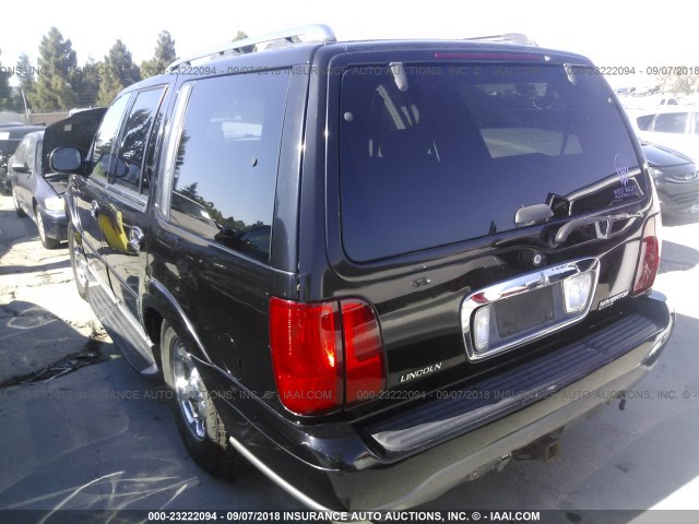 5LMFU28R12LJ09123 - 2002 LINCOLN NAVIGATOR BLACK photo 3