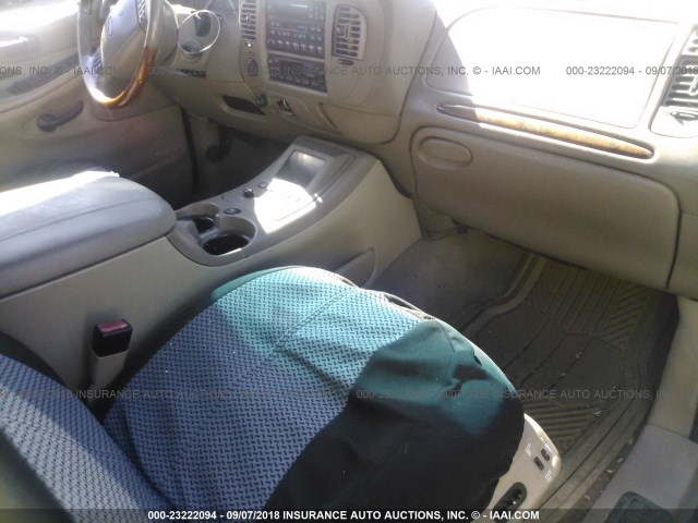 5LMFU28R12LJ09123 - 2002 LINCOLN NAVIGATOR BLACK photo 5