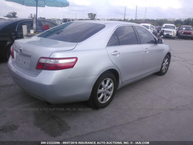 4T4BE46K49R101737 - 2009 TOYOTA CAMRY SE/LE/XLE SILVER photo 4