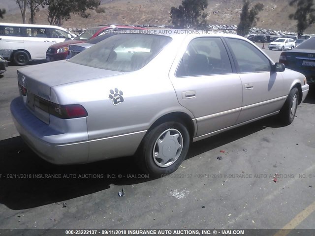 4T1BG22K3XU865770 - 1999 TOYOTA CAMRY CE/LE/XLE 棕色 照片 4