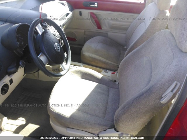 3VWBB61C4WM003811 - 1998 VOLKSWAGEN NEW BEETLE 红色 照片 5