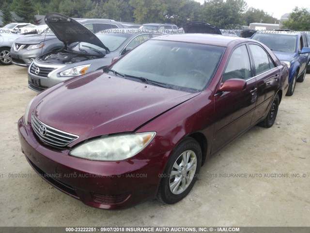 4T1BF32K45U091602 - 2005 TOYOTA CAMRY LE/XLE/SE 勃艮第红 照片 2