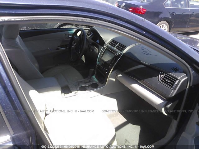 4T1BF1FK1FU956526 - 2015 TOYOTA CAMRY LE/XLE/SE/XSE 蓝色 照片 5