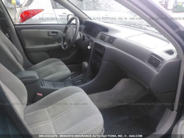 4T1BG22K6WU846015 - 1998 TOYOTA CAMRY CE/LE/XLE 绿色 照片 5
