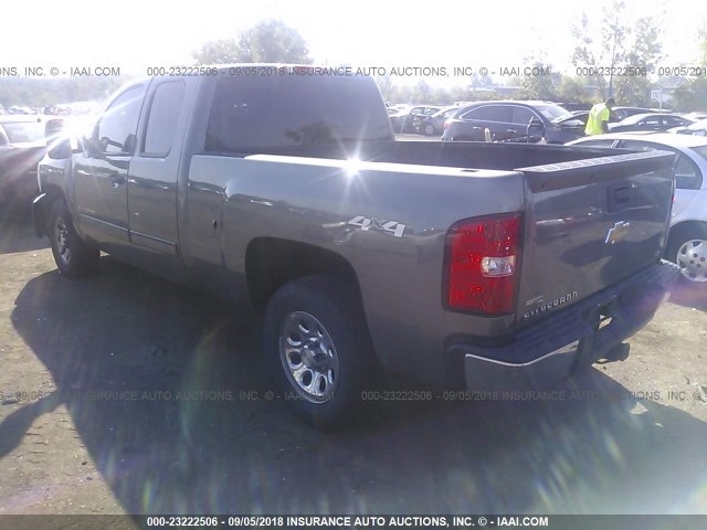 1GCRKREA0BZ382777 - 2011 CHEVROLET SILVERADO K1500 LS GRAY photo 3