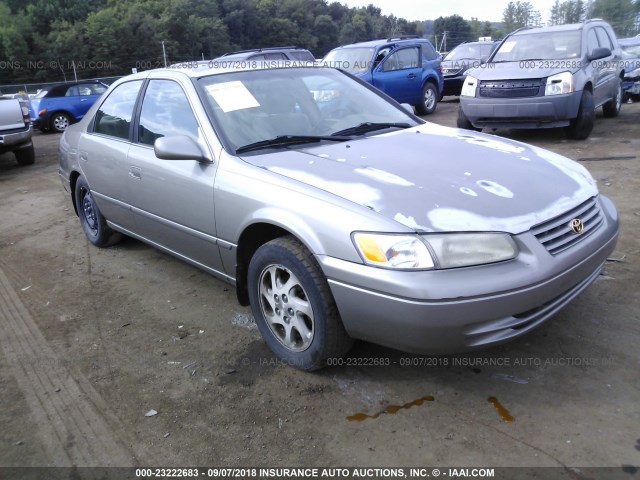 JT2BF22K2X0175662 - 1999 TOYOTA CAMRY LE/XLE GRAY photo 1