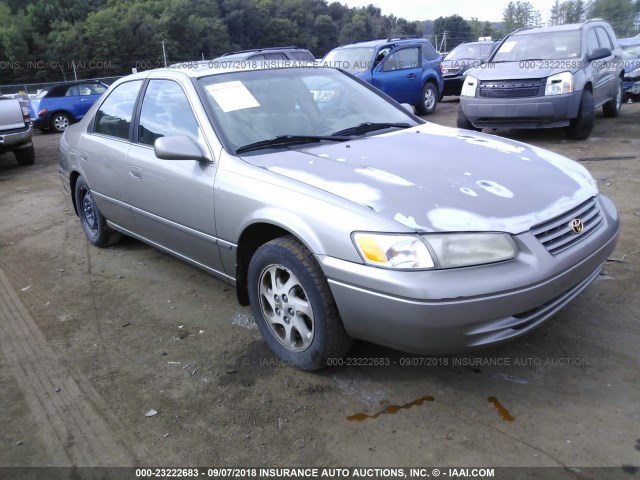 JT2BF22K2X0175662 - 1999 TOYOTA CAMRY LE/XLE 灰色 照片 1