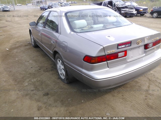 JT2BF22K2X0175662 - 1999 TOYOTA CAMRY LE/XLE 灰色 照片 3