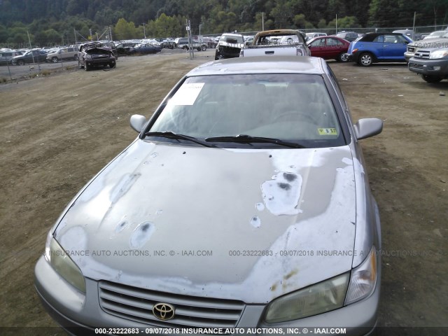 JT2BF22K2X0175662 - 1999 TOYOTA CAMRY LE/XLE GRAY photo 6