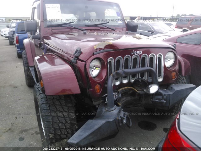 1J4FA541X8L566811 - 2008 JEEP WRANGLER SAHARA RED photo 6