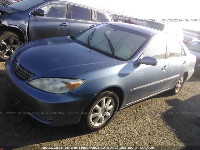 4T1BF30K92U504760 - 2002 TOYOTA CAMRY LE/XLE/SE Light Blue photo 2