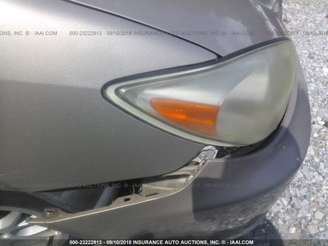 4T1BE32K23U213292 - 2003 TOYOTA CAMRY LE/XLE/SE GOLD photo 6