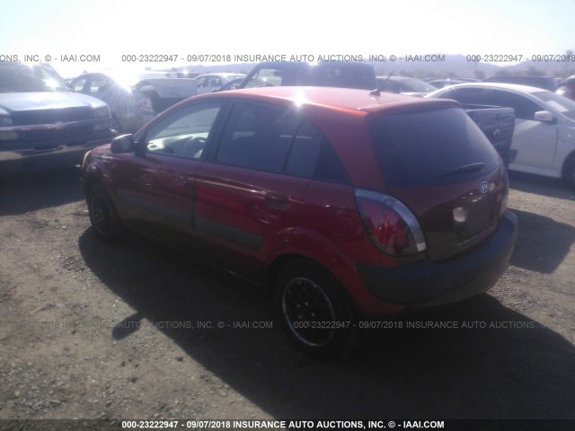 KNADE163166183079 - 2006 KIA RIO 5 RED photo 3