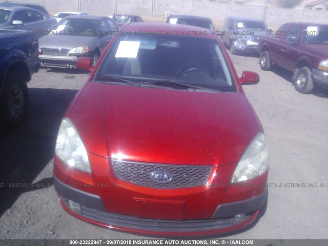 KNADE163166183079 - 2006 KIA RIO 5 RED photo 6