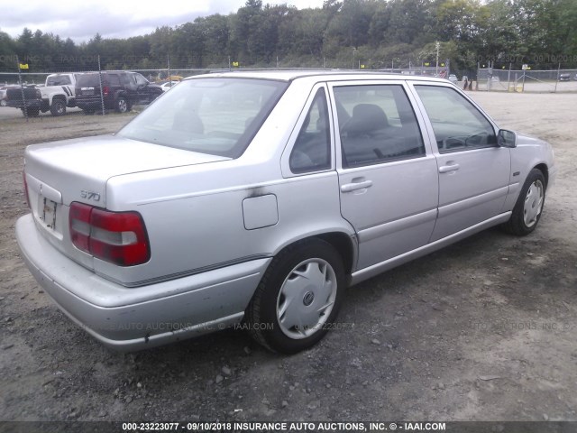 YV1LS5573W1533645 - 1998 VOLVO S70 SILVER photo 4