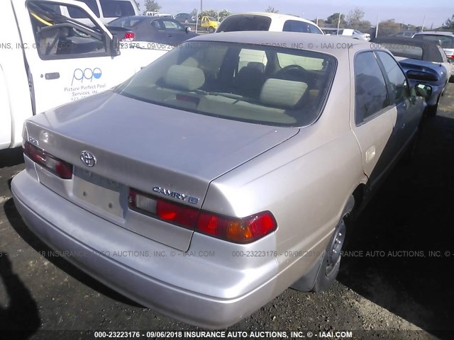 4T1BG22K5XU913964 - 1999 TOYOTA CAMRY CE/LE/XLE 金色 照片 4