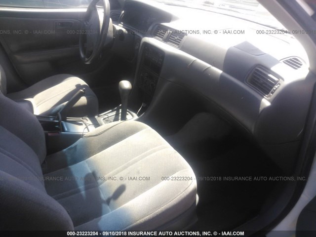 4T1BG22K6XU391491 - 1999 TOYOTA CAMRY CE/LE/XLE 白色 照片 5